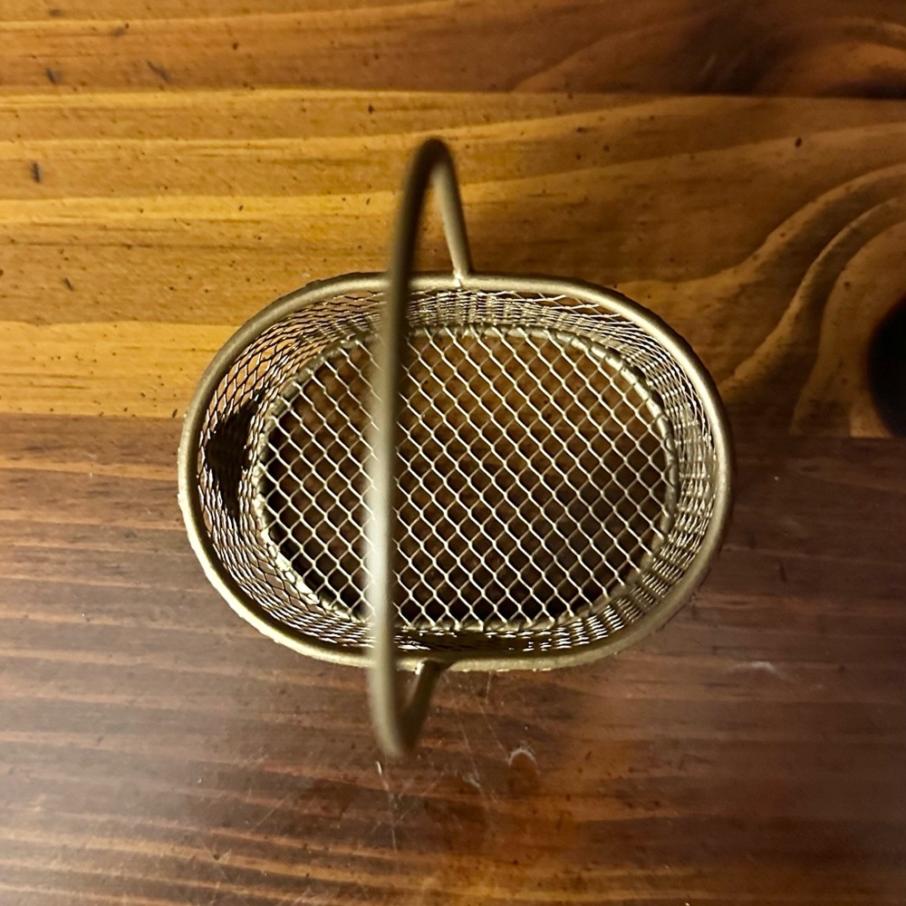 Gold Christmas Tree Metal Basket - Picture 3 of 3